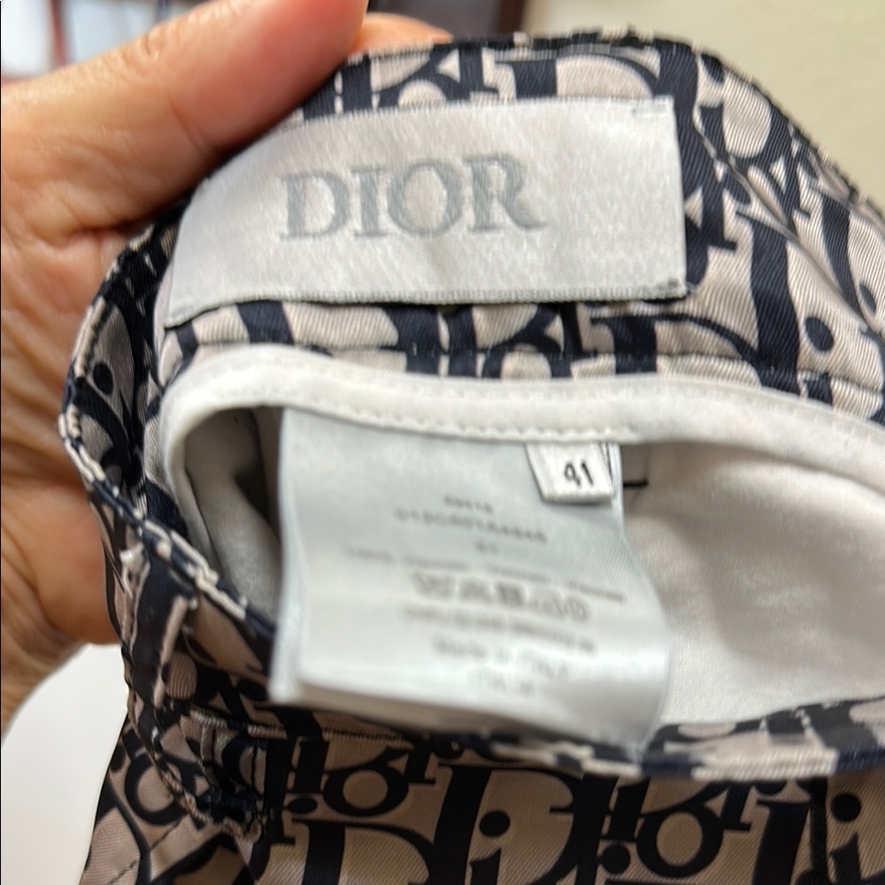 Stylish Black and White Patterned Men Shorts - Picture 6 of 9